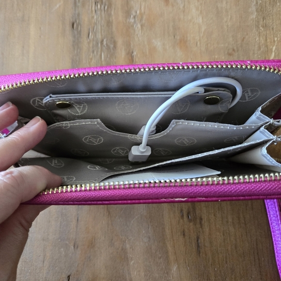 Adrienne Vittadini Pink Women's Charging Wallet - Picture 10 of 14
